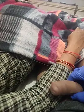 Snapshot of indian_couple4 chatting on December 2025 05:06:02 PM indian couple4 online show from December 2025 05:06:02 PM