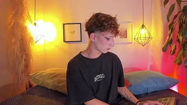 iiangel  online show from October 2025 03:38:01 AM