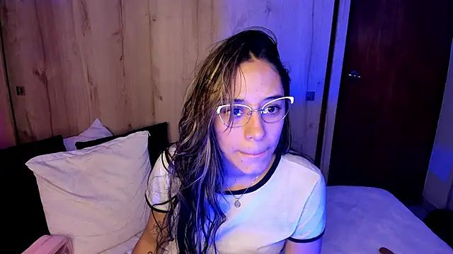 TANIA 06 online show from April 2026 01:14:02 PM