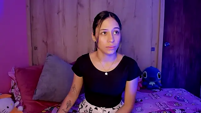 Snapshot of TANIA_06 chatting on June 2026 01:06:02 PM TANIA 06 online show from June 2026 01:06:02 PM