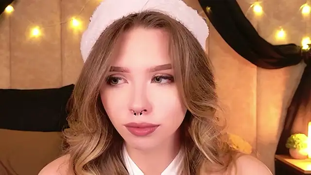 Sierra Fane online show from December 2025 10:45:02 AM