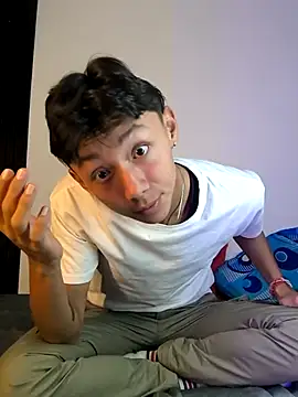 Snapshot of Andres_Sebas chatting on February 2025 03:42:02 PM Andres Sebas online show from February 2025 03:42:02 PM