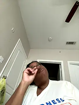 Snapshot of Deshay30 chatting on September 2025 09:05:02 PM Deshay30 online show from September 2025 09:05:02 PM