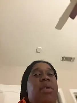 Snapshot of Deshay30 chatting on September 2025 02:15:02 AM Deshay30 online show from September 2025 02:15:02 AM