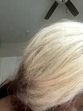 Snapshot of Deshay30 chatting on November 2025 09:37:02 PM Deshay30 online show from November 2025 09:37:02 PM