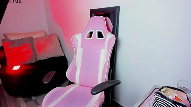 Snapshot of Zamira_Taylor chatting on March 2025 07:20:02 PM Zamira Taylor online show from March 2025 07:20:02 PM