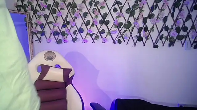 Snapshot of aron_and_paula chatting on March 2025 03:09:02 AM aron and paula online show from March 2025 03:09:02 AM