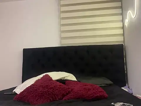 DesireLuxe online show from March 2025 05:36:01 AM