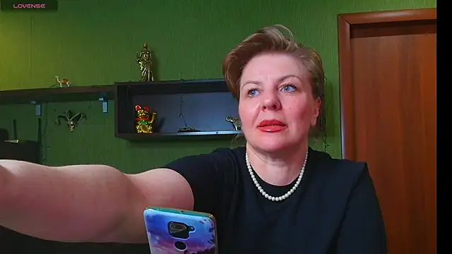 VeronikawGold online show from April 2026 08:07:01 PM