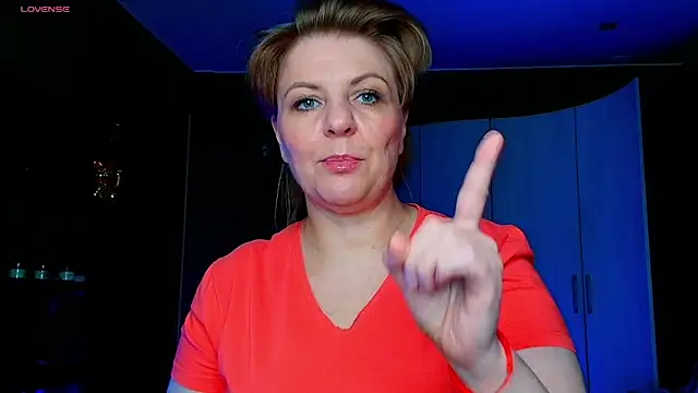 VeronikawGold online show from May 2026 10:37:01 PM