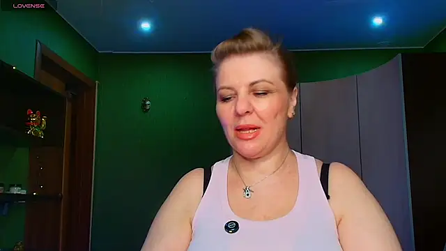 VeronikawGold online show from May 2026 06:47:01 PM