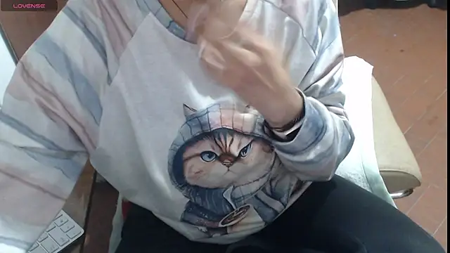 Snapshot of Sexyqueen_mature_ chatting on March 2025 01:17:02 AM Sexyqueen mature online show from March 2025 01:17:02 AM