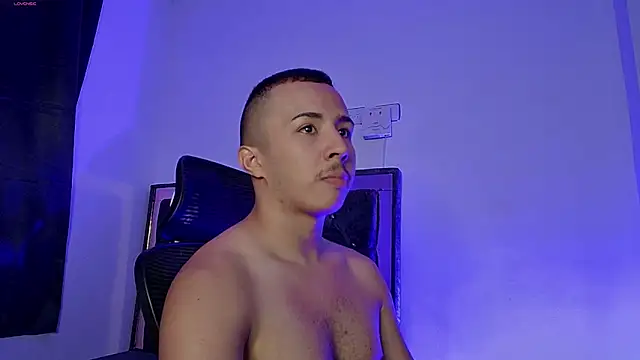 Donathoo1 online show from February 2026 11:23:01 PM