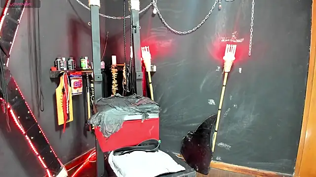 Snapshot of BDSM_SUBMISSION3 chatting on December 2025 06:59:02 PM BDSM SUBMISSION3 online show from December 2025 06:59:02 PM