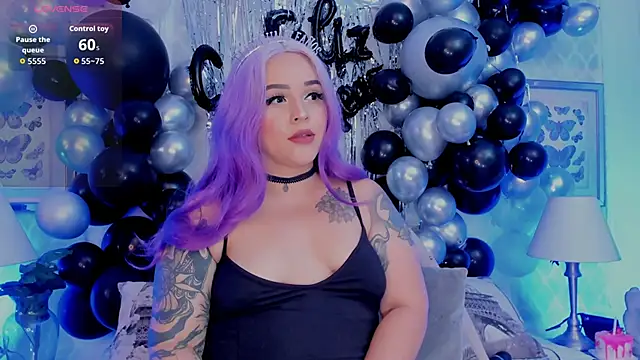 Carlaguzman  online show from October 2025 03:46:02 PM