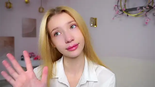 Snapshot of SunnivaCovil chatting on February 2026 02:51:02 PM SunnivaCovil online show from February 2026 02:51:02 PM