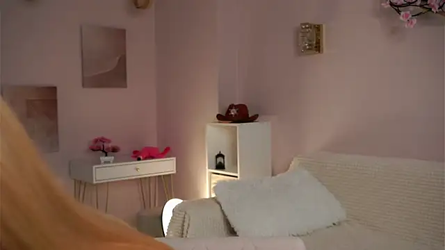 Snapshot of SunnivaCovil chatting on April 2026 02:36:02 PM SunnivaCovil online show from April 2026 02:36:02 PM