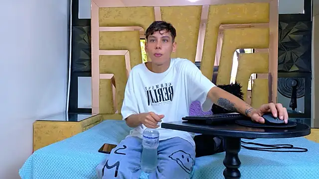 Snapshot of Noahoconor chatting on September 2025 04:29:01 PM Noahoconor online show from September 2025 04:29:01 PM