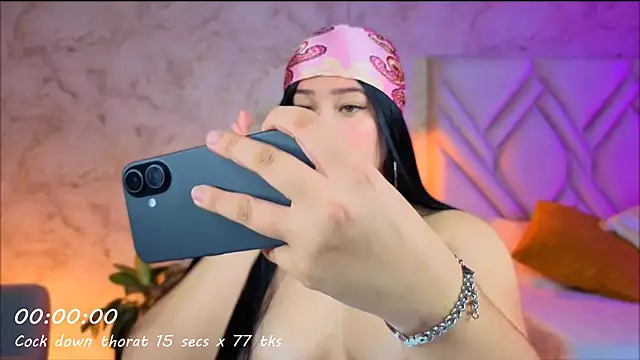 Leaa Cox online show from July 2026 11:20:01 PM