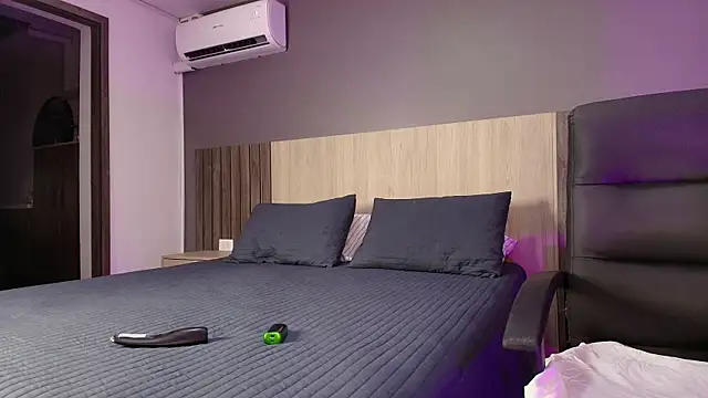 Snapshot of Ashly_hills chatting on March 2025 03:33:01 AM Ashly hills online show from March 2025 03:33:01 AM