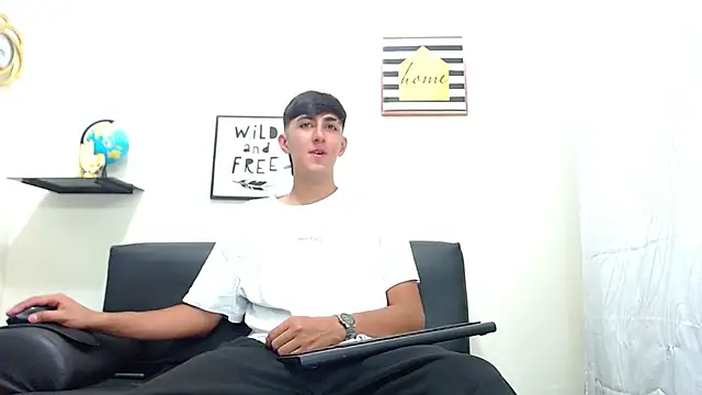 Snapshot of babymaik chatting on March 2025 08:29:02 PM babymaik online show from March 2025 08:29:02 PM