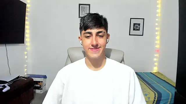 Snapshot of babymaik chatting on September 2025 09:04:01 PM babymaik online show from September 2025 09:04:01 PM