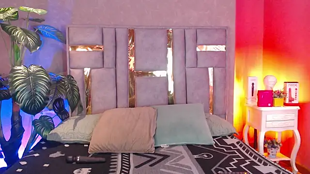 Snapshot of Tyla_Ks chatting on September 2025 07:37:02 PM Tyla Ks online show from September 2025 07:37:02 PM