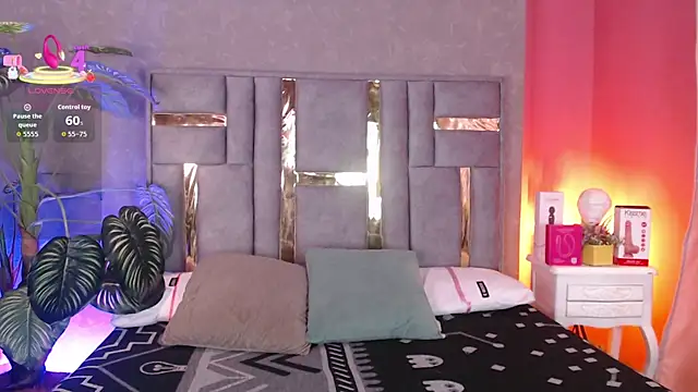 Snapshot of Tyla_Ks chatting on November 2025 08:05:01 PM Tyla Ks online show from November 2025 08:05:01 PM