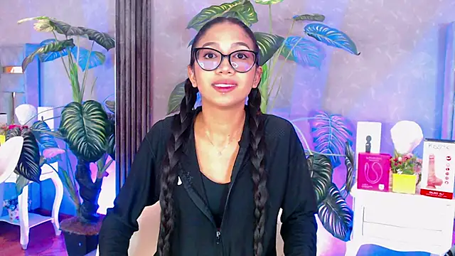 Snapshot of Tyla_Ks chatting on December 2025 07:33:02 PM Tyla Ks online show from December 2025 07:33:02 PM