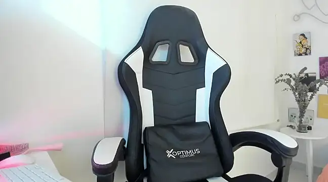 Snapshot of agaataa_ chatting on March 2025 01:13:01 AM agaataa online show from March 2025 01:13:01 AM