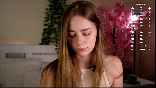 EmilaMills online show from May 2026 09:13:02 AM