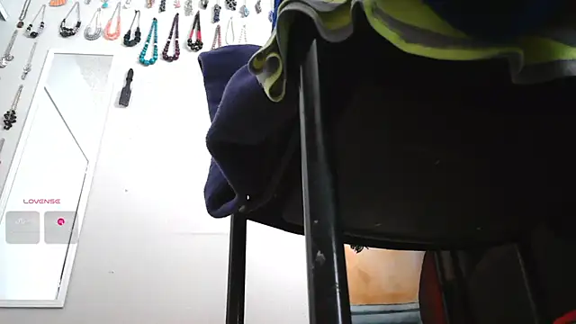 Queenanitadix online show from April 2026 05:21:02 PM