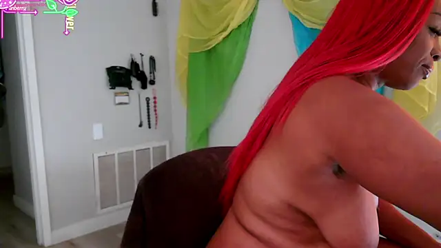 Snapshot of Queenanitadix chatting on July 2026 05:02:01 PM Queenanitadix online show from July 2026 05:02:01 PM