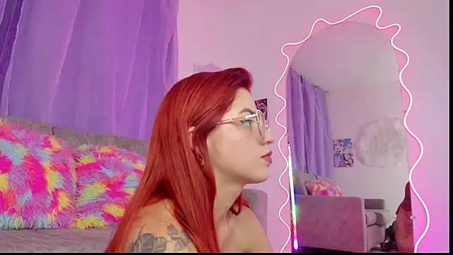 Snapshot of MelaniJhonson chatting on December 2025 06:30:02 AM MelaniJhonson online show from December 2025 06:30:02 AM