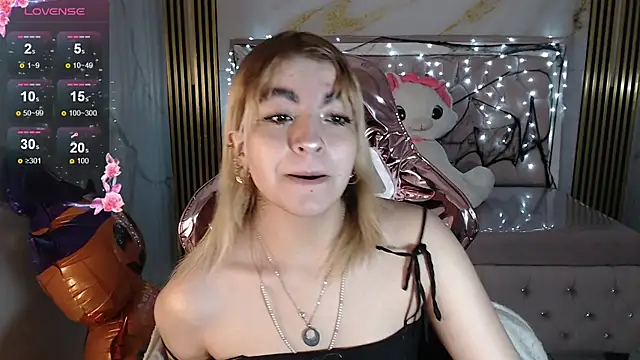 lili conor s online show from October 2025 03:51:02 AM