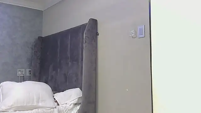 Snapshot of Justusual444 chatting on September 2025 09:28:02 PM Justusual444 online show from September 2025 09:28:02 PM