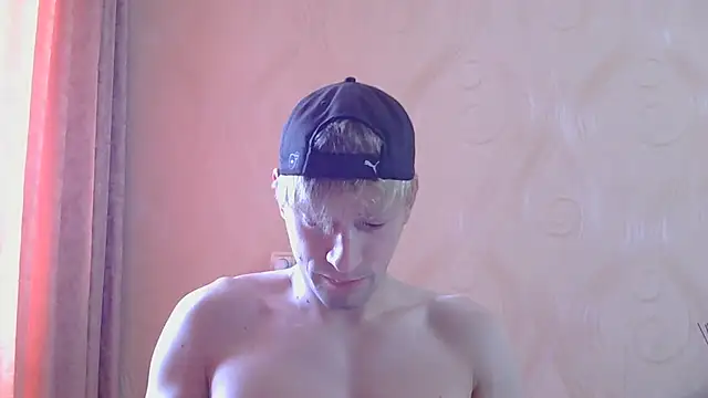 Snapshot of frama666 chatting on May 2026 08:32:01 AM frama666 online show from May 2026 08:32:01 AM