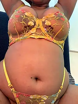 Snapshot of isha_sassy chatting on November 2025 05:36:02 PM isha sassy online show from November 2025 05:36:02 PM