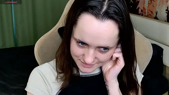 Luna Loveee online show from March 2025 06:21:02 AM