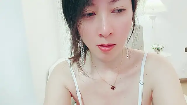 Dazzlebean online show from April 2026 04:37:01 AM