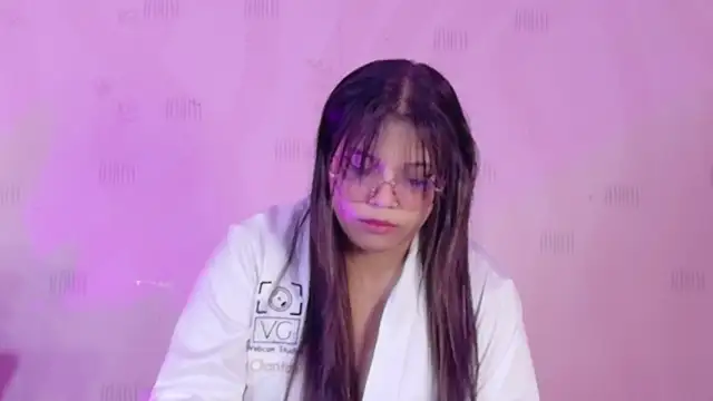 innocenthazel online show from February 2026 12:41:01 AM