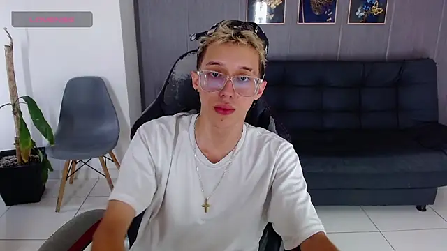 Snapshot of skinny_bigcock02 chatting on November 2025 08:45:01 PM skinny bigcock02 online show from November 2025 08:45:01 PM