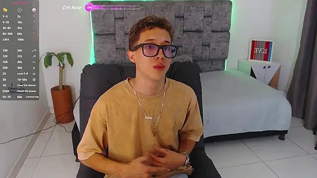 Snapshot of skinny_bigcock02 chatting on January 2026 09:07:02 PM skinny bigcock02 online show from January 2026 09:07:02 PM