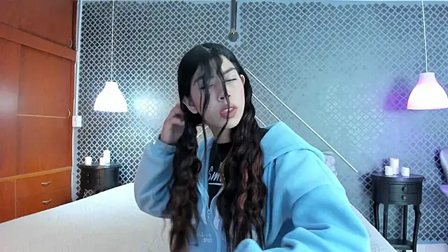 Cassie bloom online show from June 2026 07:38:02 PM
