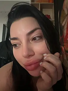 Mia Splash online show from March 2026 10:26:01 AM