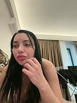 Mia Splash online show from May 2026 02:22:02 PM