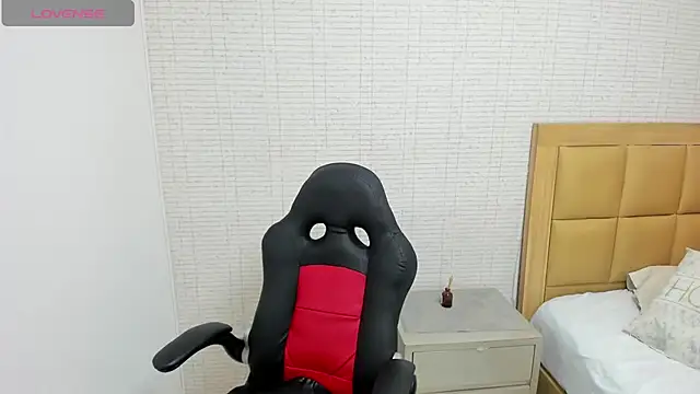 MEGANZARICK online show from October 2025 12:25:02 PM