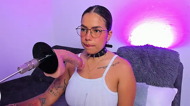 AngelaRicci online show from November 2025 09:03:01 PM