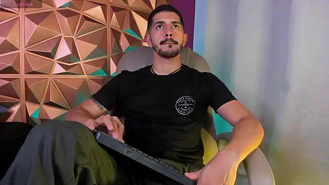 AlejandroStormm online show from February 2026 04:09:02 AM