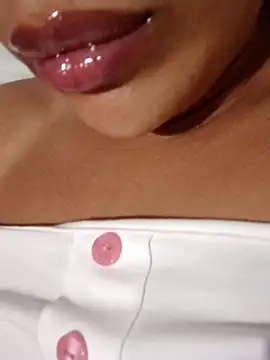 Sexlove1xo online show from September 2025 03:27:02 PM